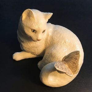 Lenox kitten with butterfly figurine